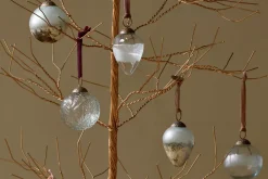 Winter Berries^Nkuku Charida Base Wire Tree - Brass - Extra Large