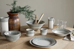 Plates^Nkuku Juniper Drop Dinner Plate - Cream & Juniper