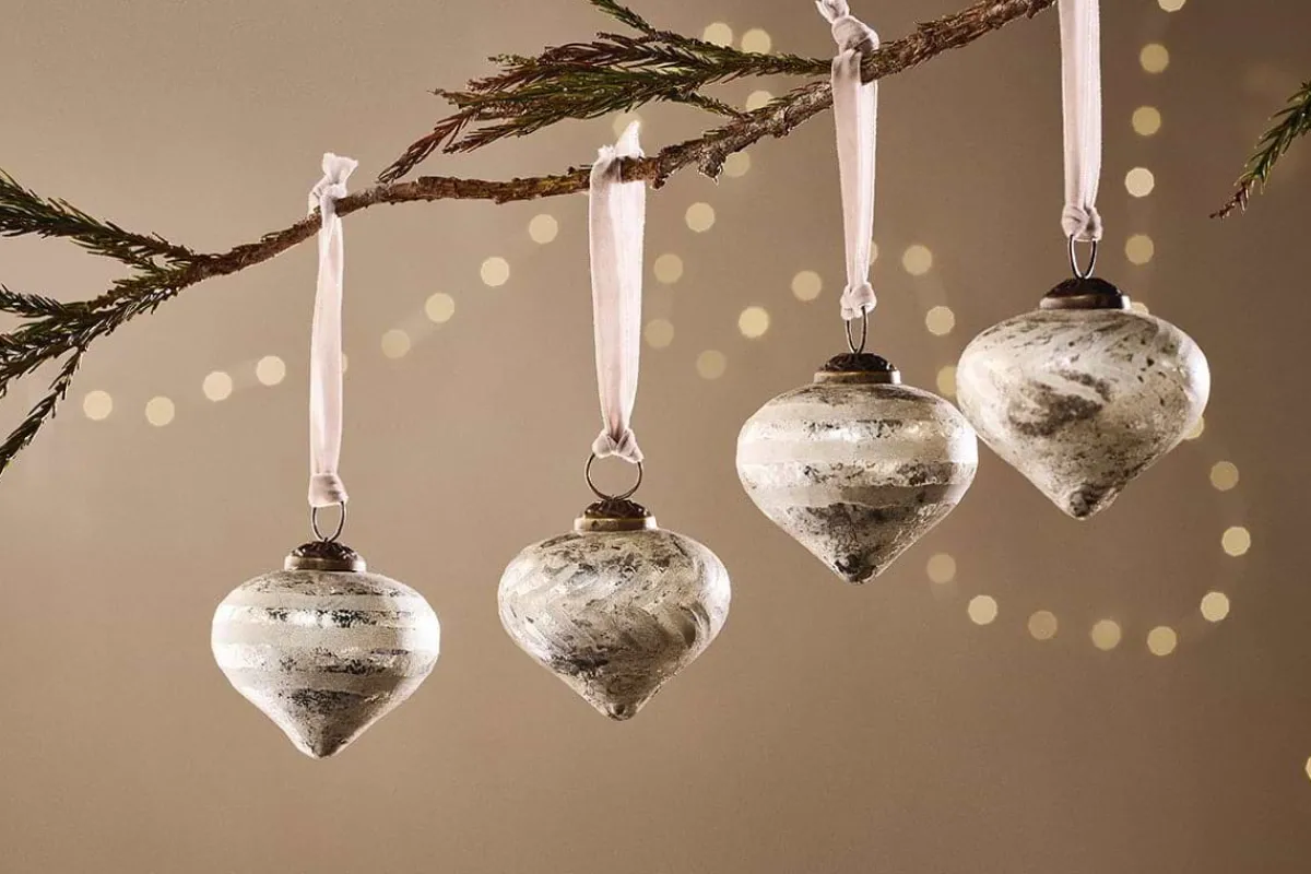 Baubles & Tree Decorations^Nkuku Suhana Baubles - Large - (Set of 4)