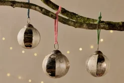 Baubles & Tree Decorations^Nkuku Zuri Baubles - Gold - (Set of 4)